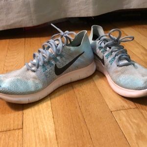 Nike free run fly knit sneakers